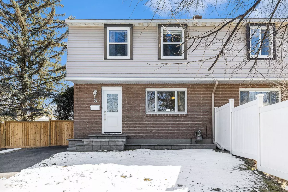 Cyrville - Carson Grove - Pineview, ON K1J 8A6,3 Lotus CT