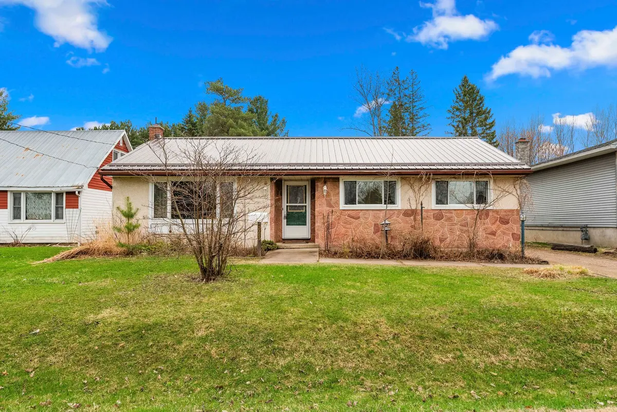 Laurentian Valley, ON K8A 4J2,623 Willow DR