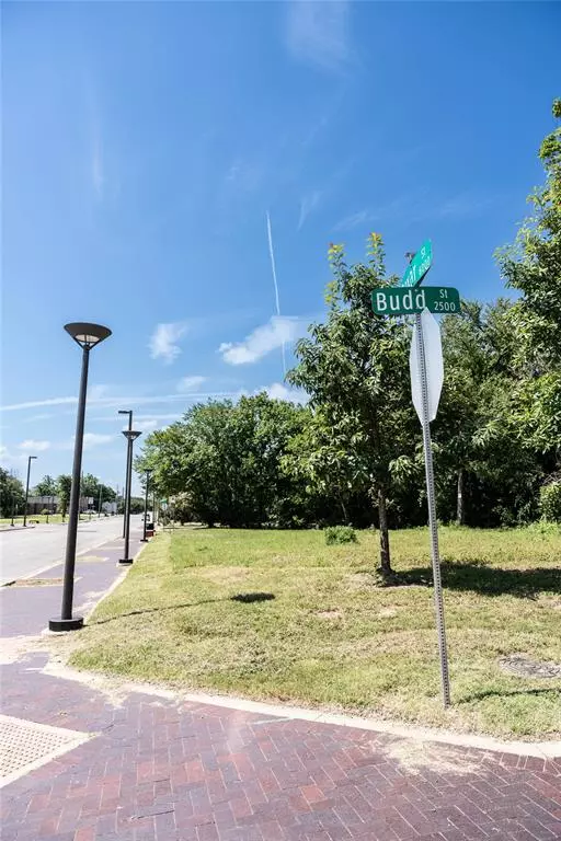 Dallas, TX 75215,2525 Saint Clair Drive