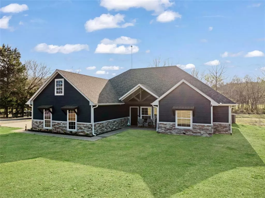 Blossom, TX 75416,605 County Road 45620