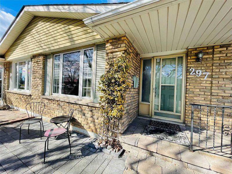 297 Magnolia DR, Hamilton, ON L9C 6R2