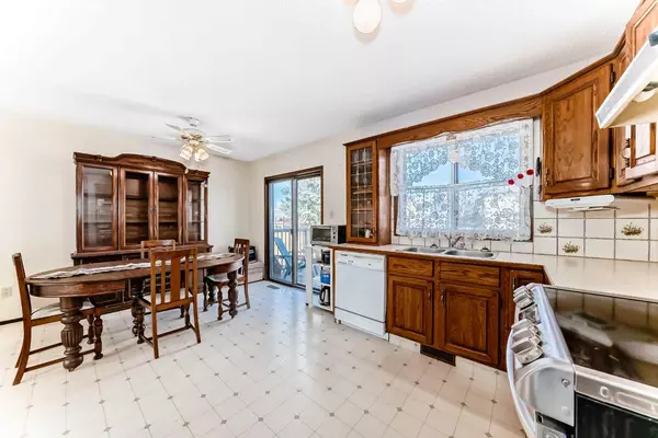 Innisfail, AB T4G1K9,5656 45 ST