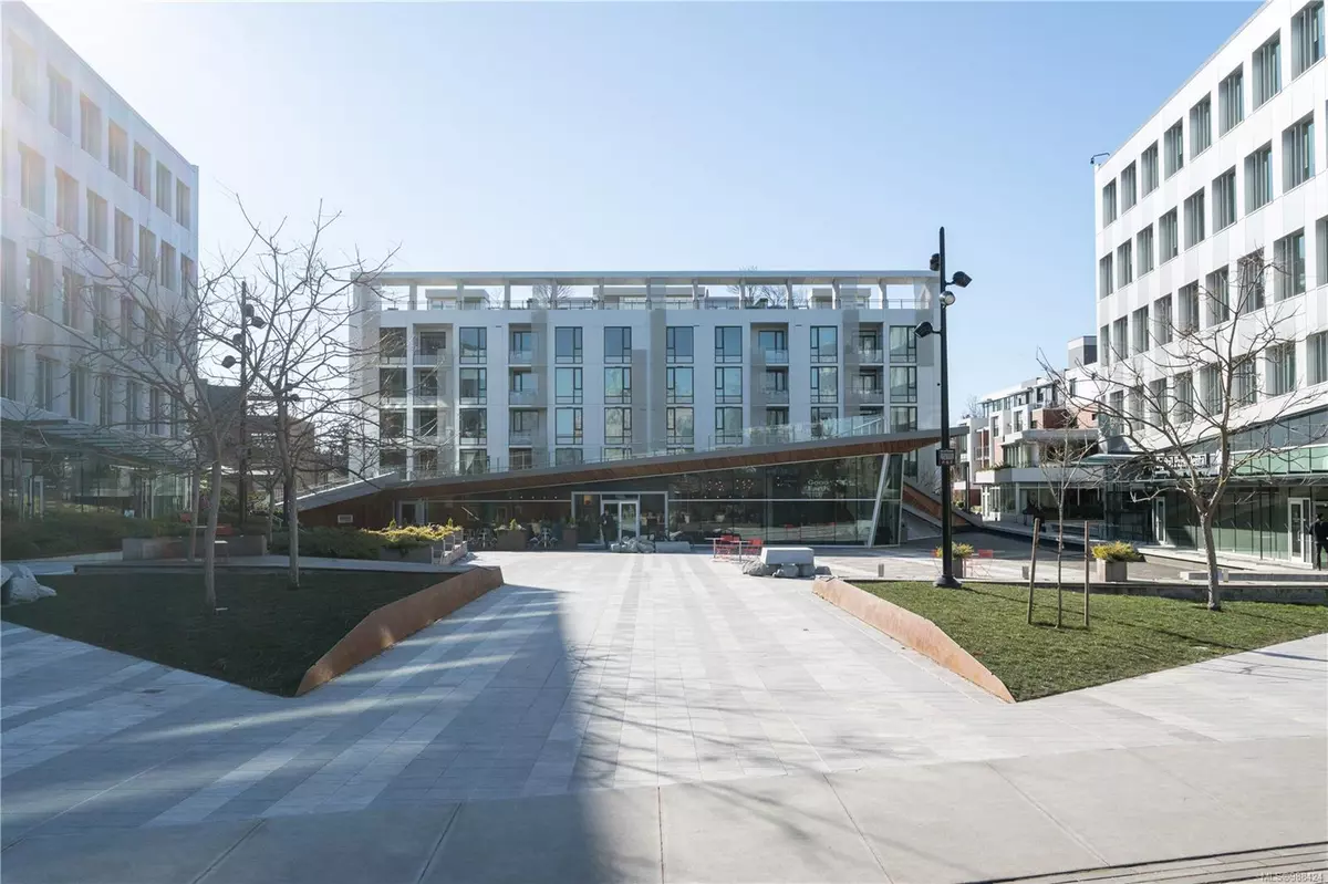 Victoria, BC V8V 1S1,550 Michigan St #503