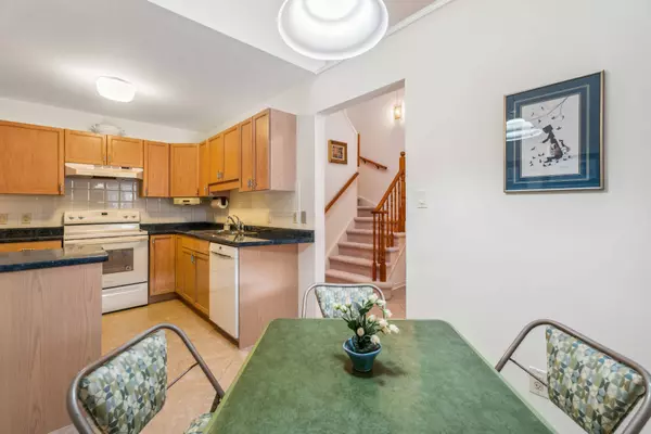 Lincoln, ON L0R 2C0,4106 Butternut CT