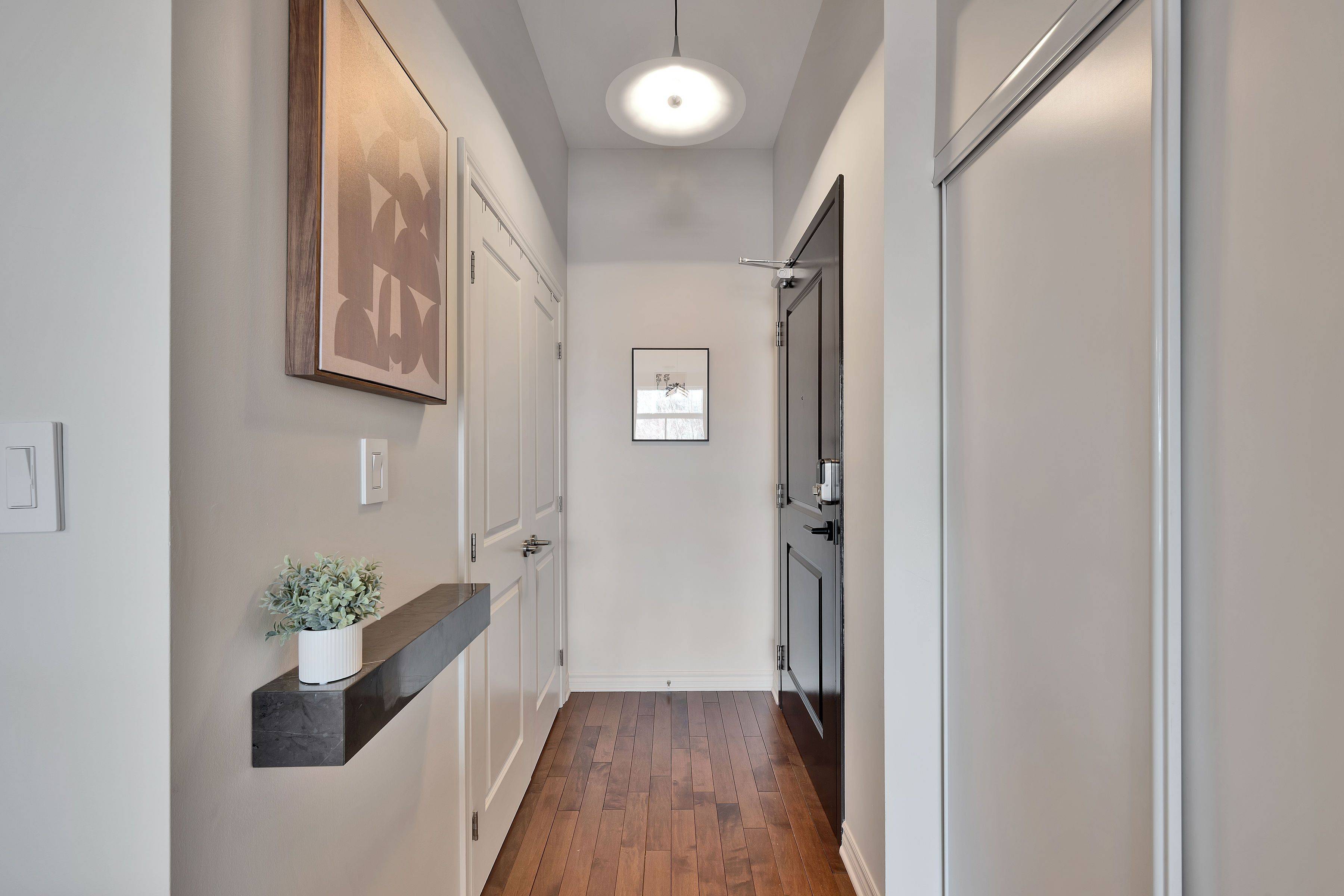 Ottawa Centre, ON K2P 1B5,429 Kent ST W #507