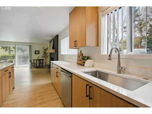 Lake Oswego, OR 97034,200 BURNHAM RD #200