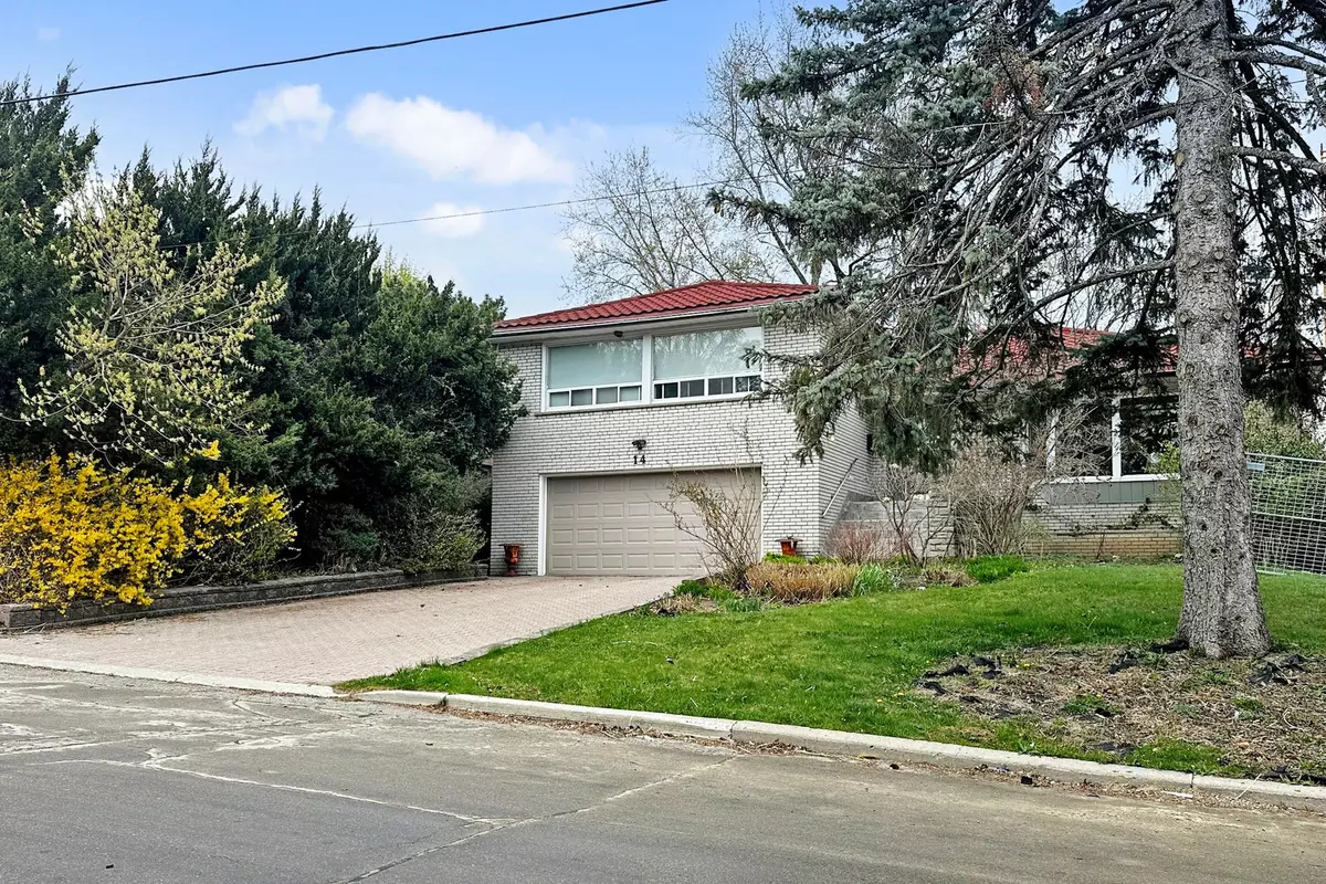 Toronto C15, ON M2K 2A2,14 Restwell CRES