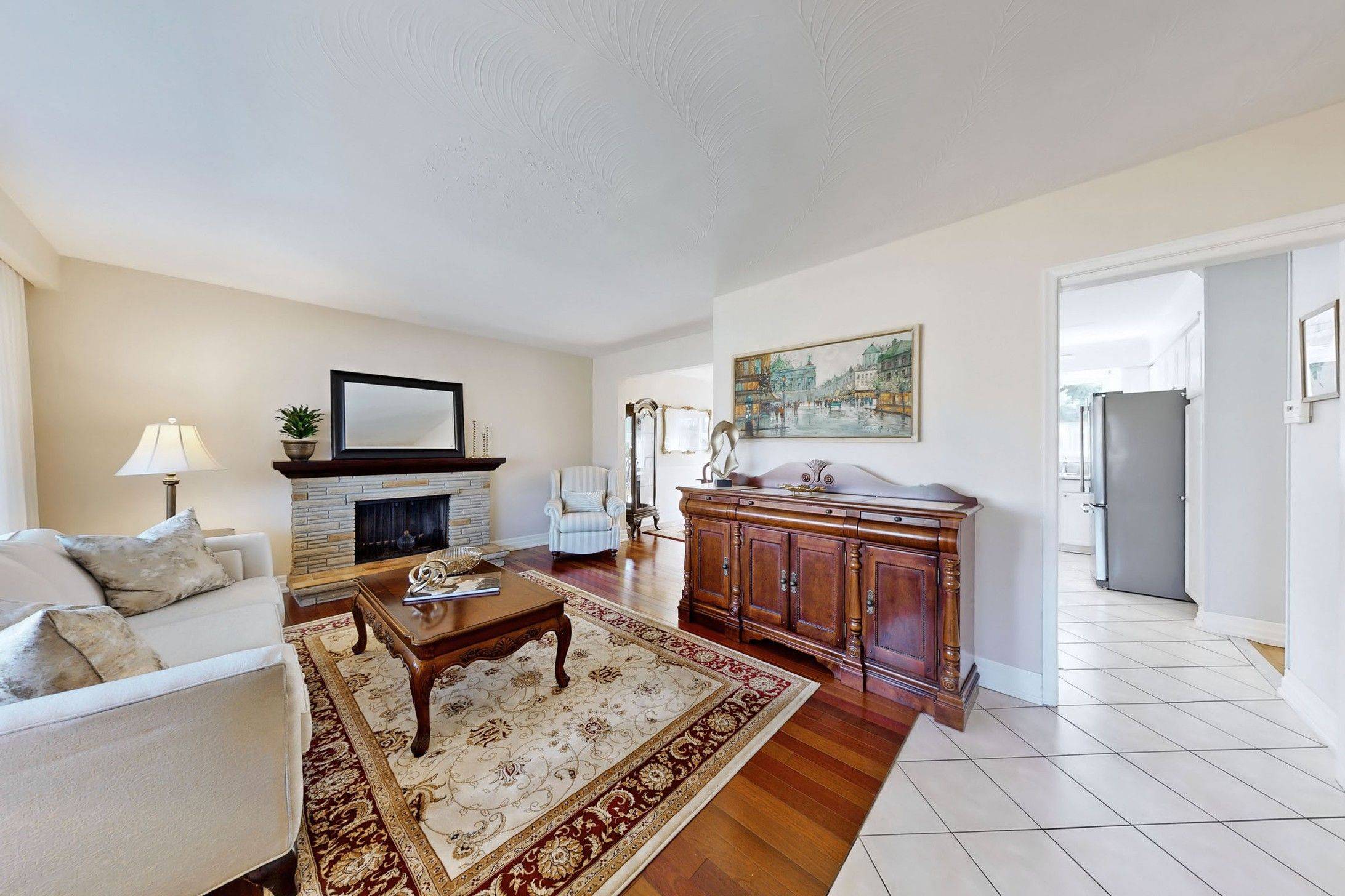Mississauga, ON L4X 1H3,2104 Laughton AVE