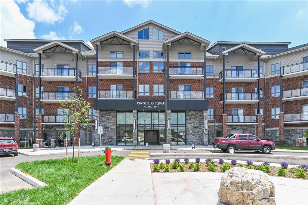 35 Kingsbury SQ #221, Guelph, ON N1L 0J4