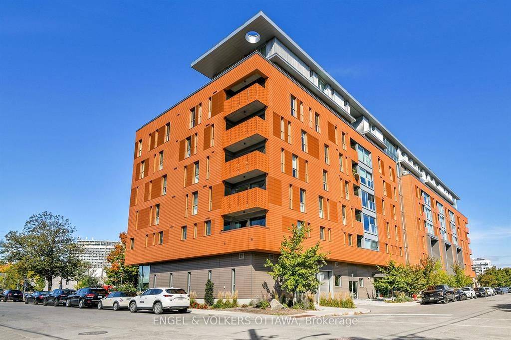 Vanier And Kingsview Park, ON K1L 7Z9,135 Barrette ST #501