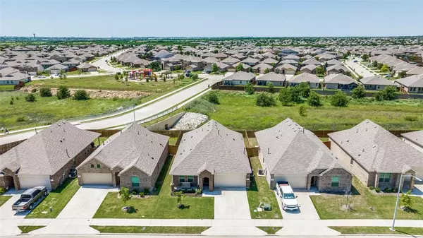 413 Pueblo Bonito Trail,  Fort Worth,  TX 76052