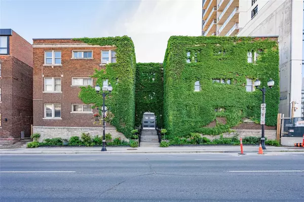 285 King ST W #6, Hamilton, ON L8P 1B2
