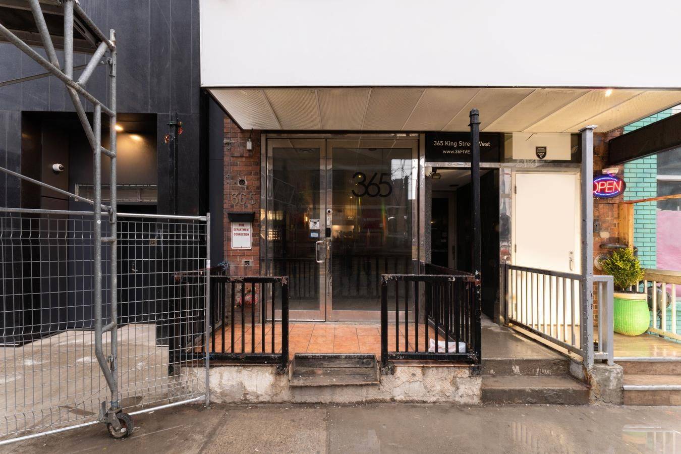 Toronto C01, ON M5V 1K1,365 King ST W #Main Floor
