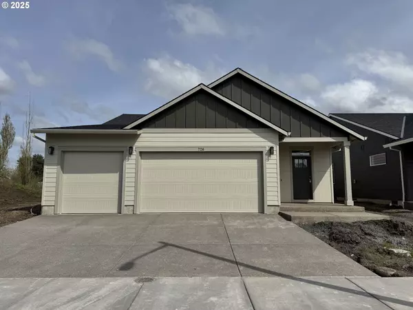 726 Tigerlily ST, Silverton, OR 97381