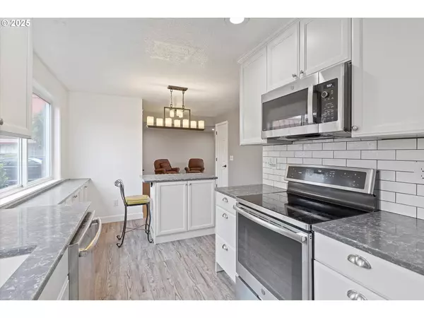 Portland, OR 97233,14970 SE CARUTHERS CT