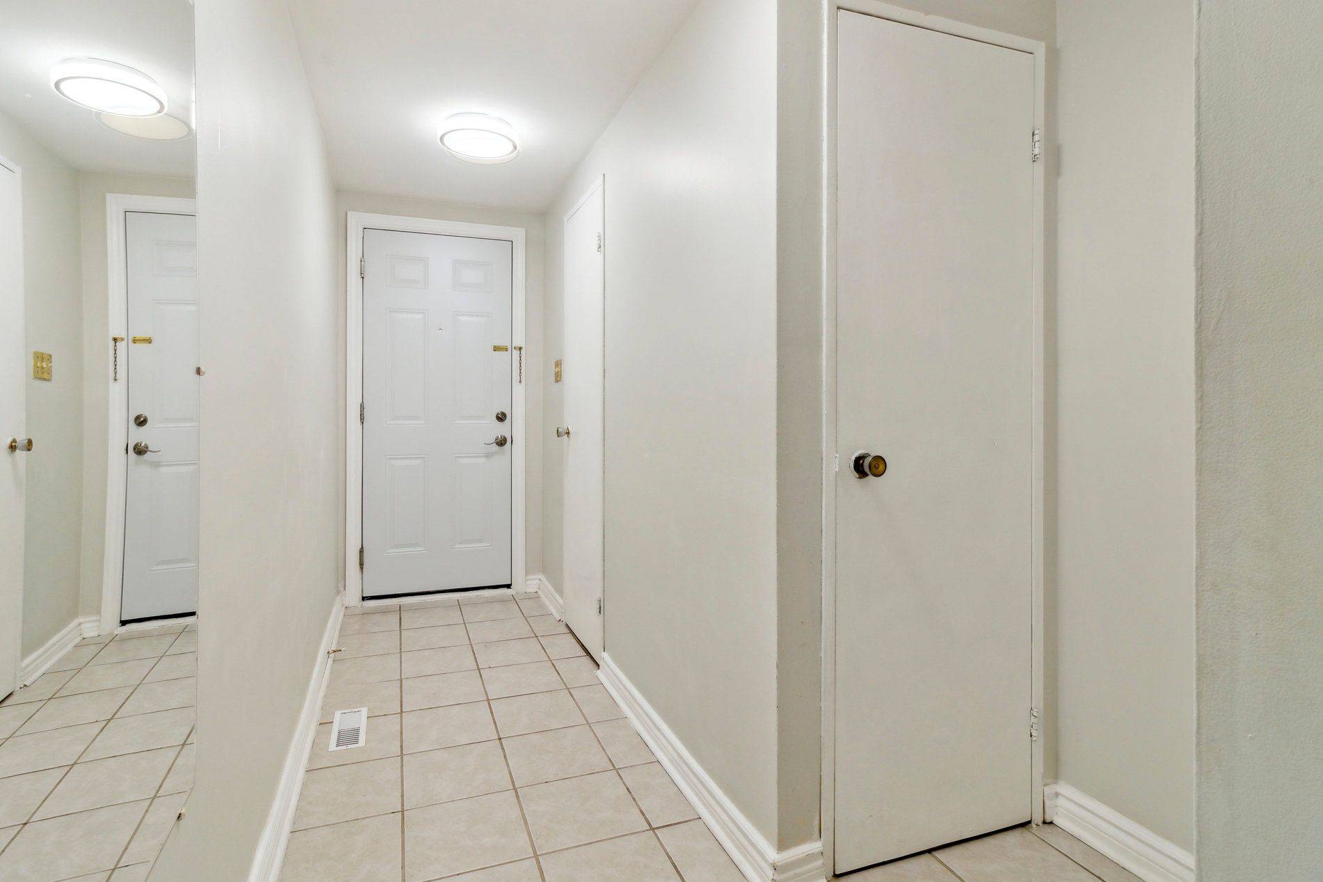 Toronto E05, ON M1W 2M8,44 Chester Le BLVD #6