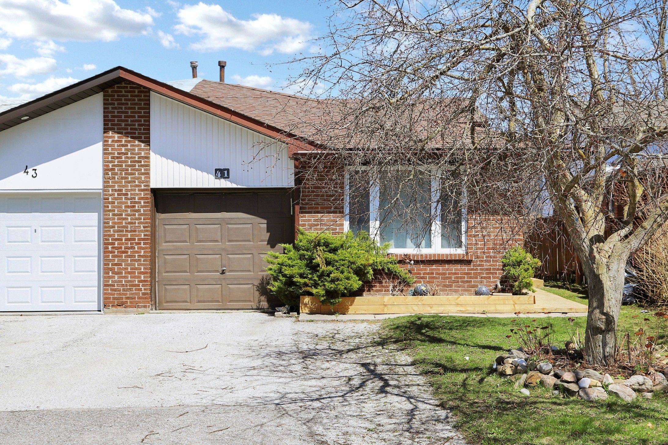 Barrie, ON L4M 4X1,41 Maplehurst CRES