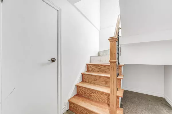 Toronto E03, ON M4J 4H6,20 Airley CRES #Basement