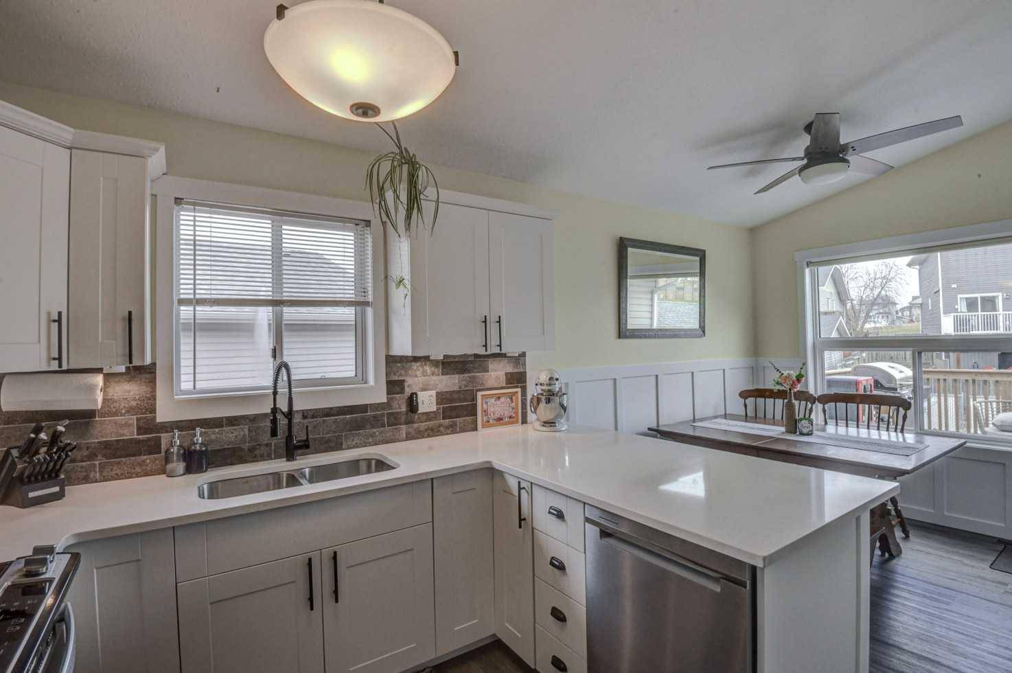 Airdrie, AB T4B 2G2,46 Elsmore PL SE