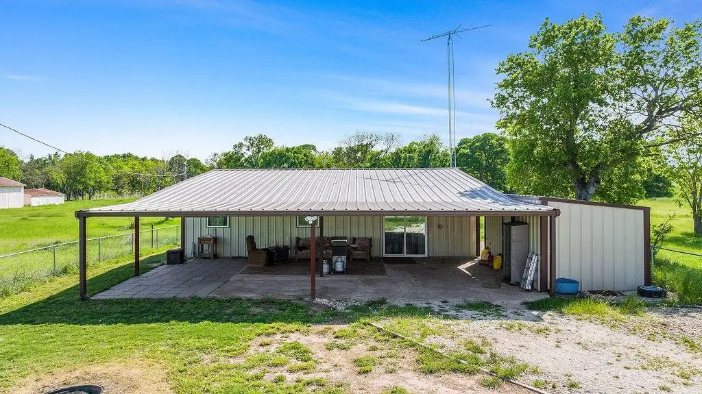 Mount Calm, TX 76673,1502 Hwy 31