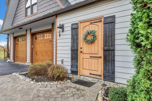 Moneta, VA 24121,243 Compass Cove CIR