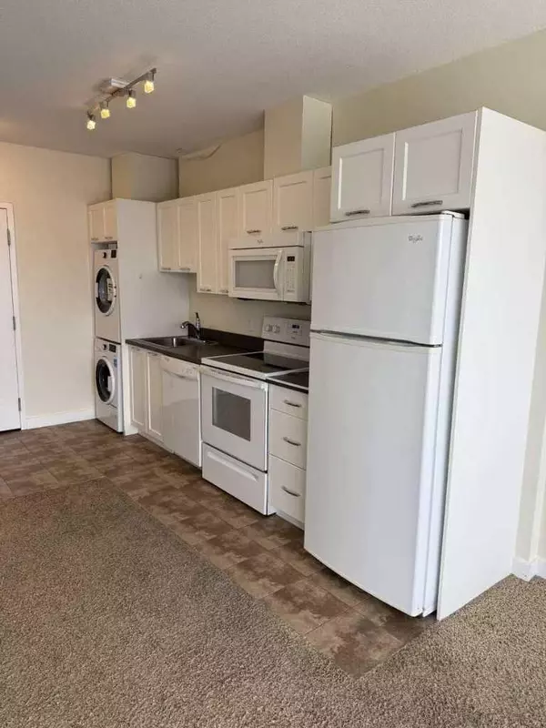 Calgary, AB T2L 1K8,3830 Brentwood RD NW #810