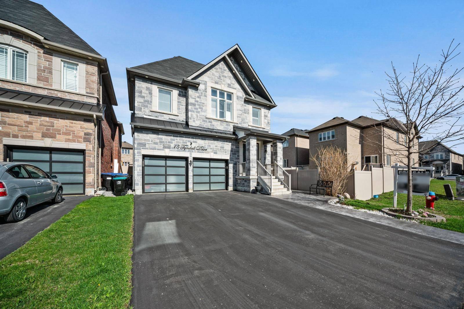 Bradford West Gwillimbury, ON L3Z 4G6,15 Tyndall DR