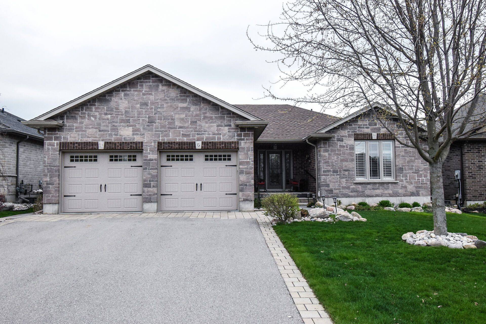 6 BLUEGRASS BLVD, Norfolk, ON N4B 0A7