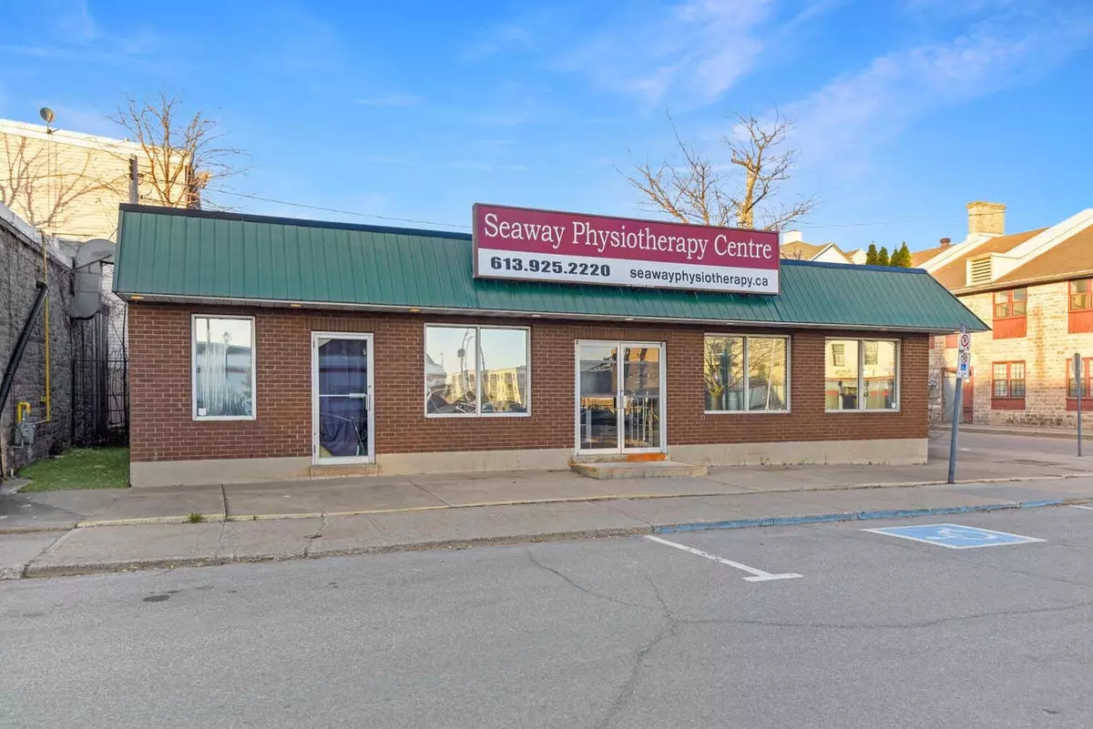Prescott, ON K0E 1T0,102 Centre ST