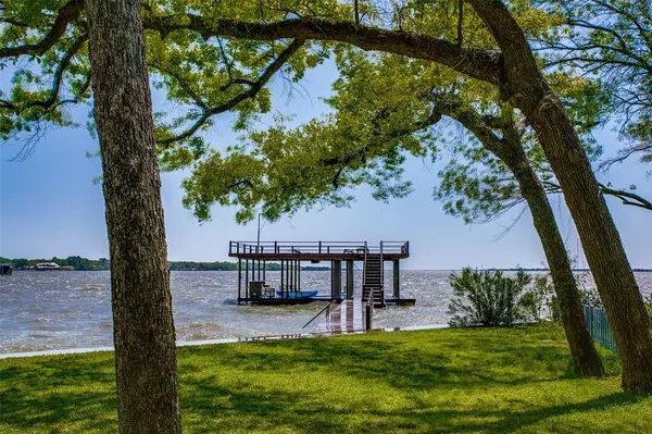186 Enchanted Drive,  Enchanted Oaks,  TX 75156