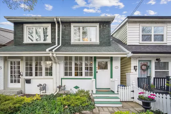 13 Morton RD, Toronto E02, ON M4C 4N7