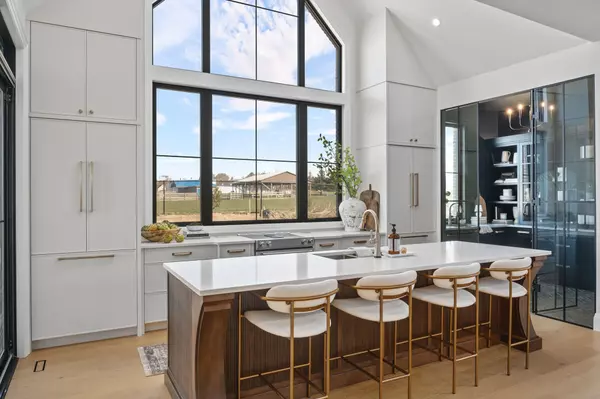 Thames Centre, ON N0M 2P0,208 FOXBOROUGH PL