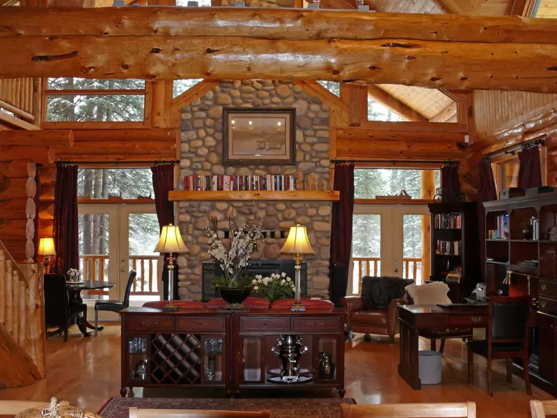 104 White AVE, Bragg Creek, AB T0L 0K0