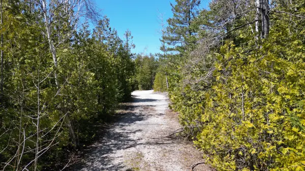 Northern Bruce Peninsula, ON N0H 1Z0,751 East RD