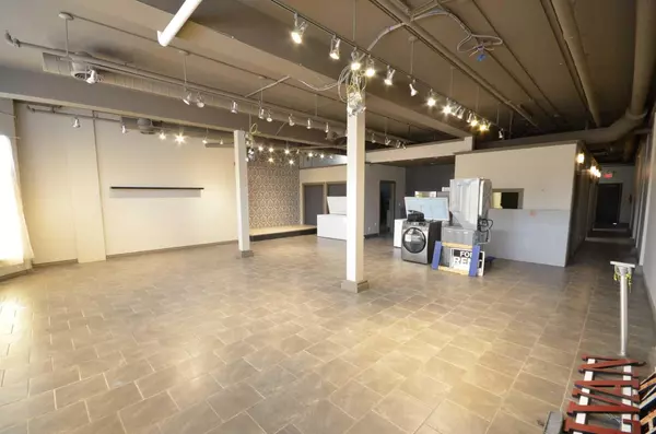 Sylvan Lake, AB T4S1C3,5034 46 ST #102