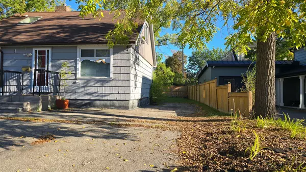 Mississauga, ON L5M 1X1,23 Pearl ST