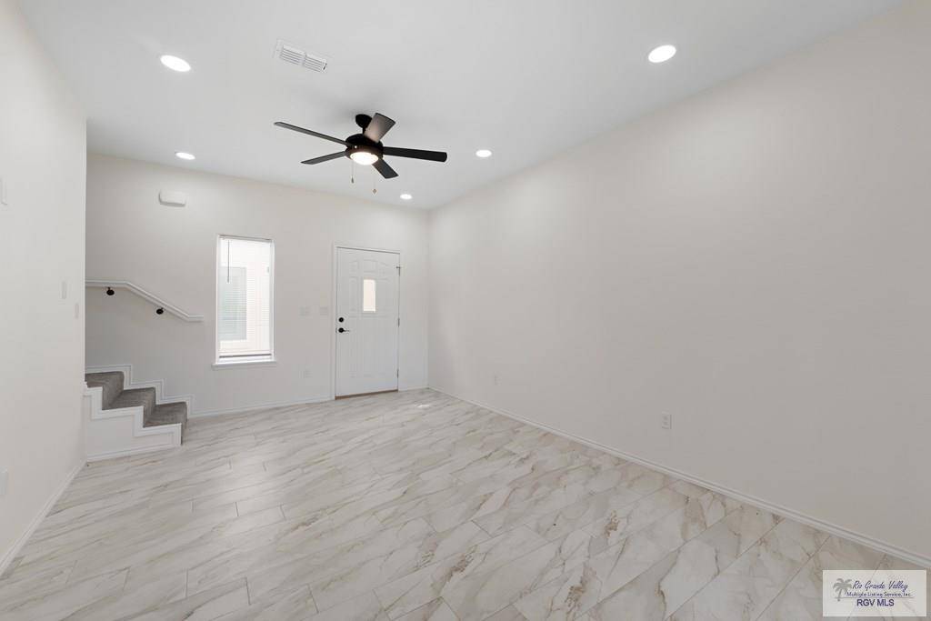 La Feria, TX 78559,300 CUB CIR