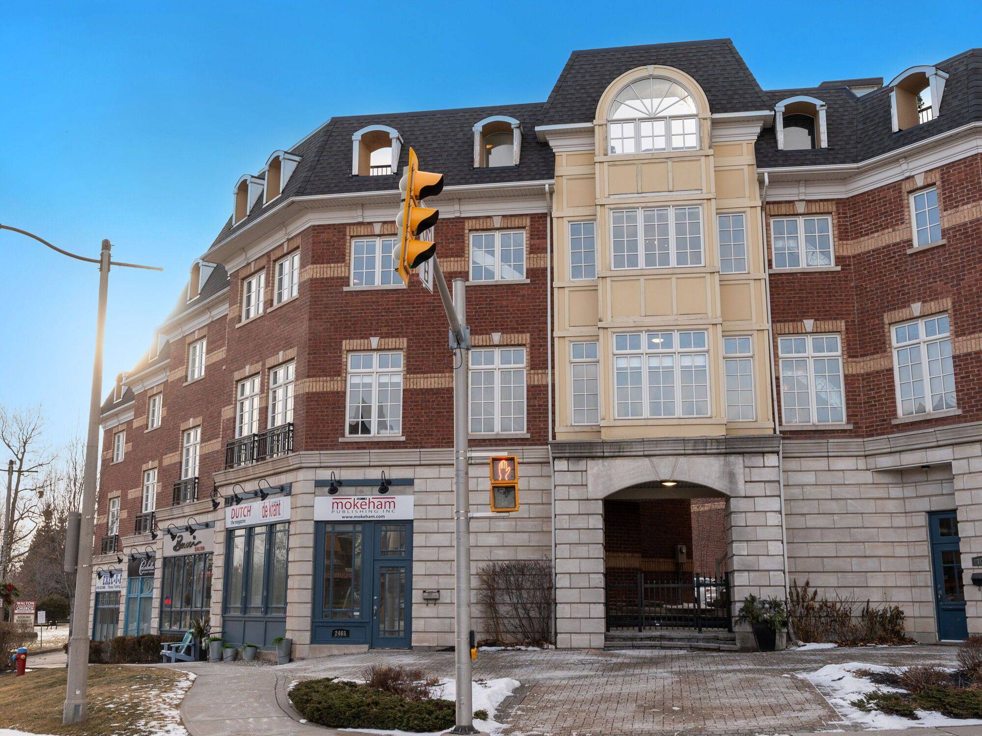 Oakville, ON L6L 3C1,120 Bronte RD #8