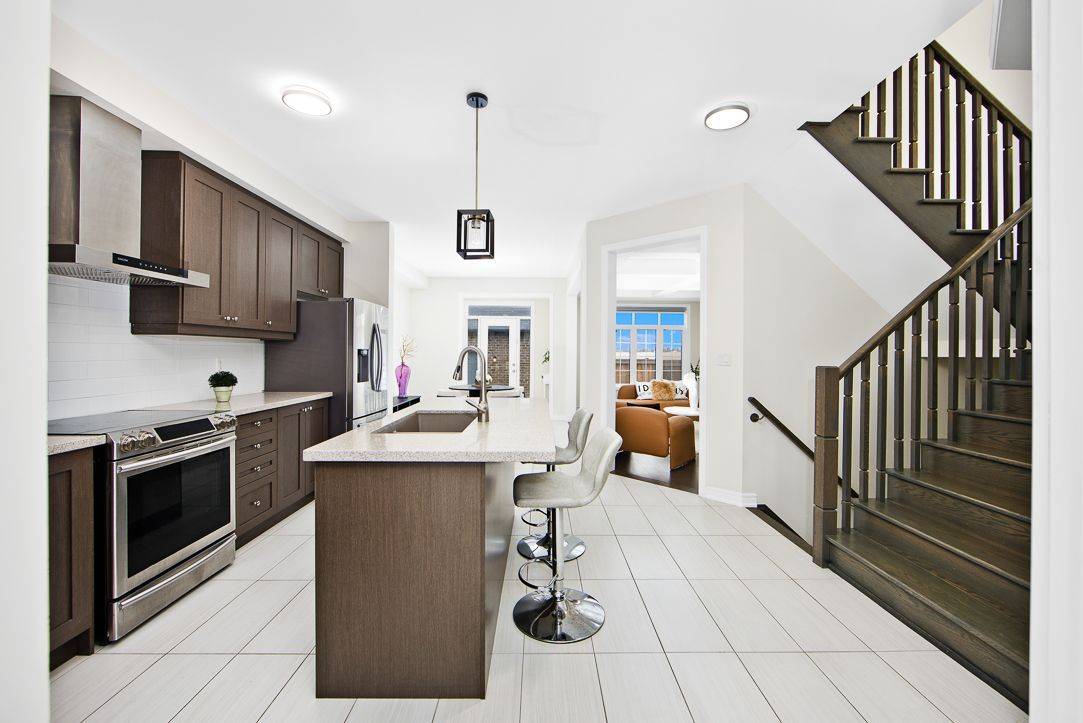 Markham, ON L6B 0X9,35 Gordon Landon DR