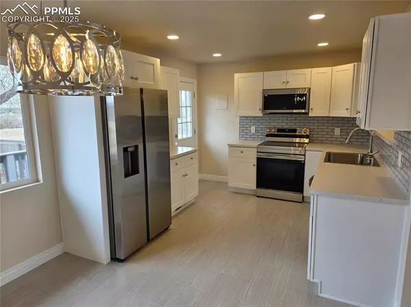 Colorado Springs, CO 80910,1717 Kodiak DR