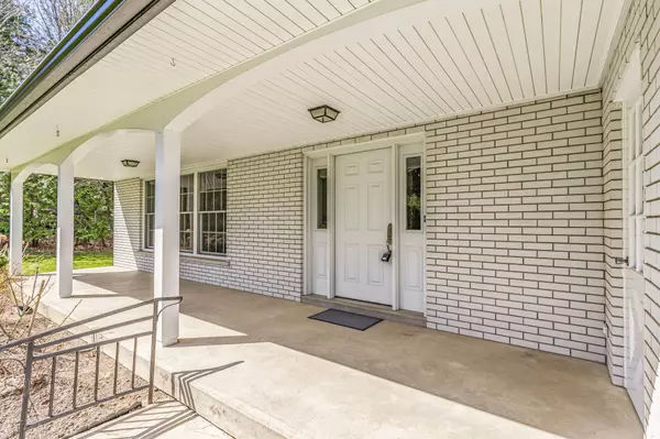 New Tecumseth, ON L9R 1M7,40 William ST