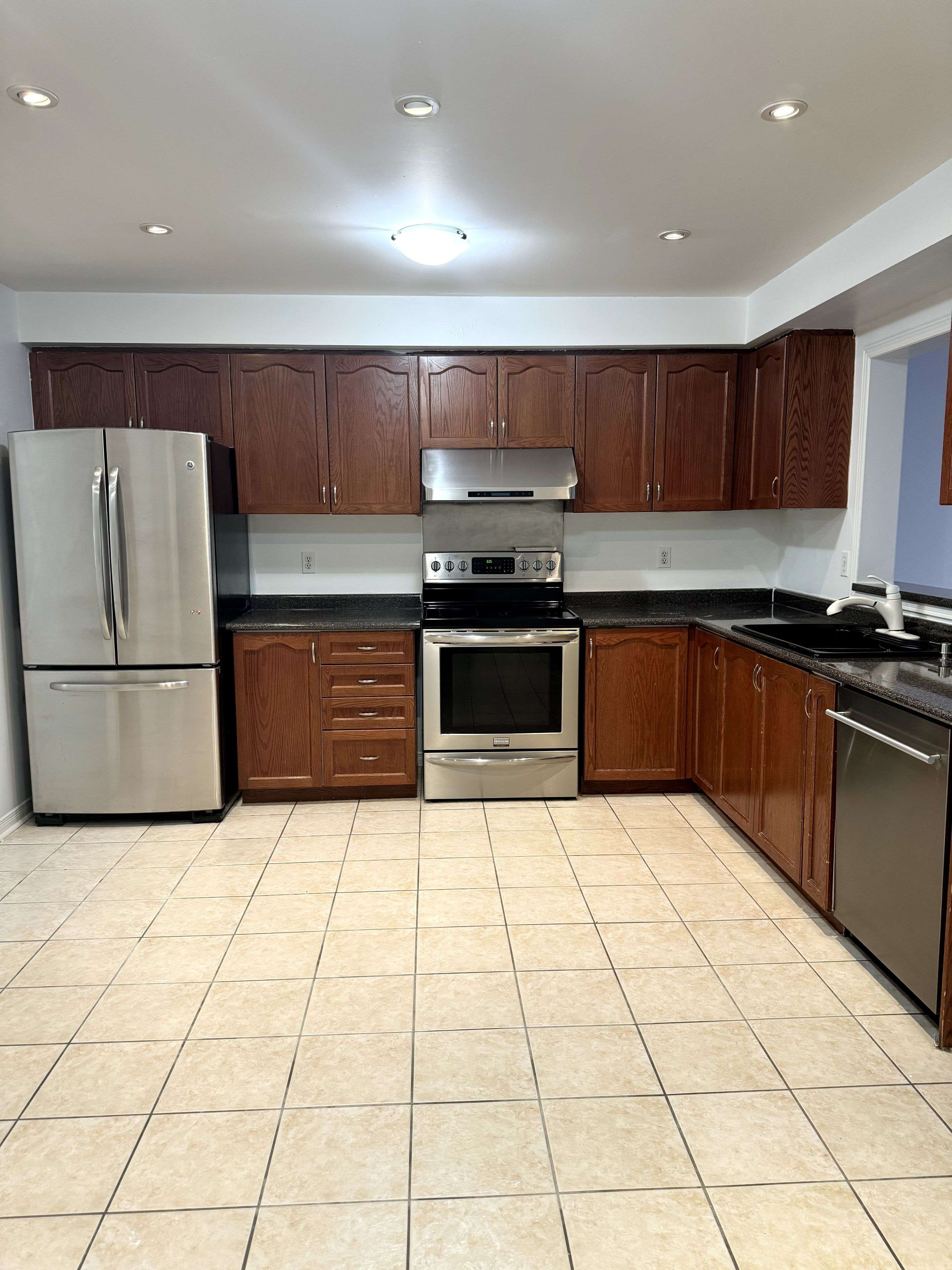 Vaughan, ON L4J 8M6,187 Sassafras CIR