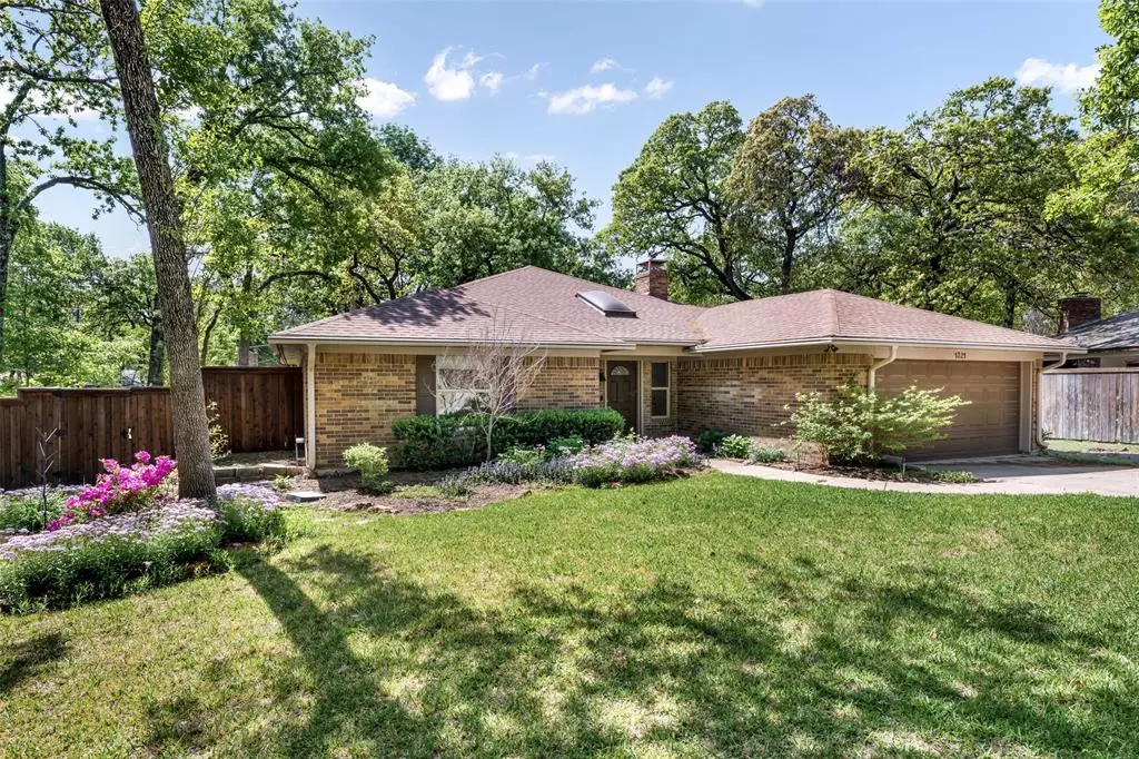 Grapevine, TX 76051,1321 Martin Court