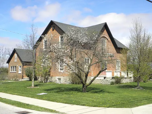 Lambton Shores, ON N0M 2N0,54 Allen ST