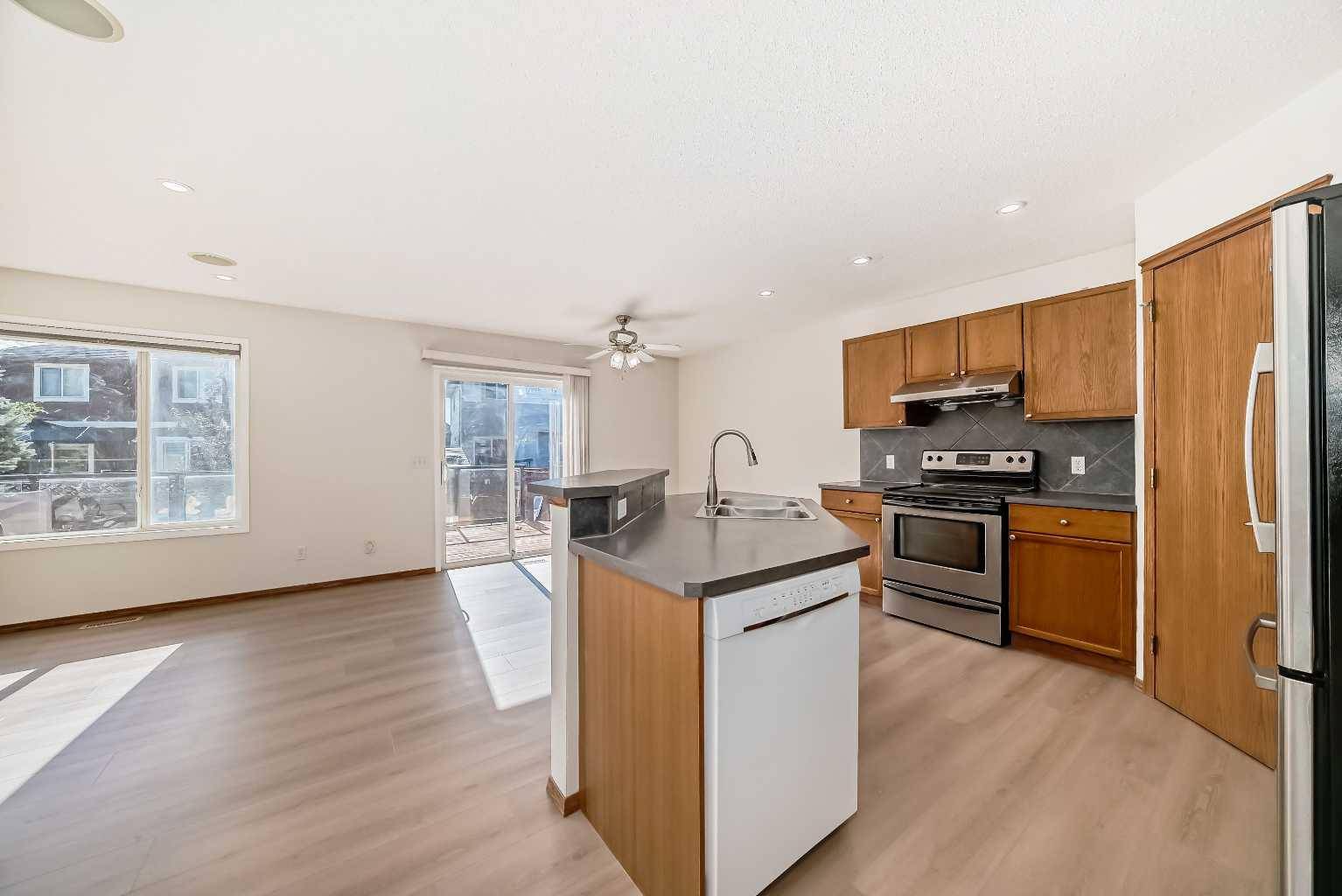 Calgary, AB T3J 4V5,434 Saddlecreek WAY NE