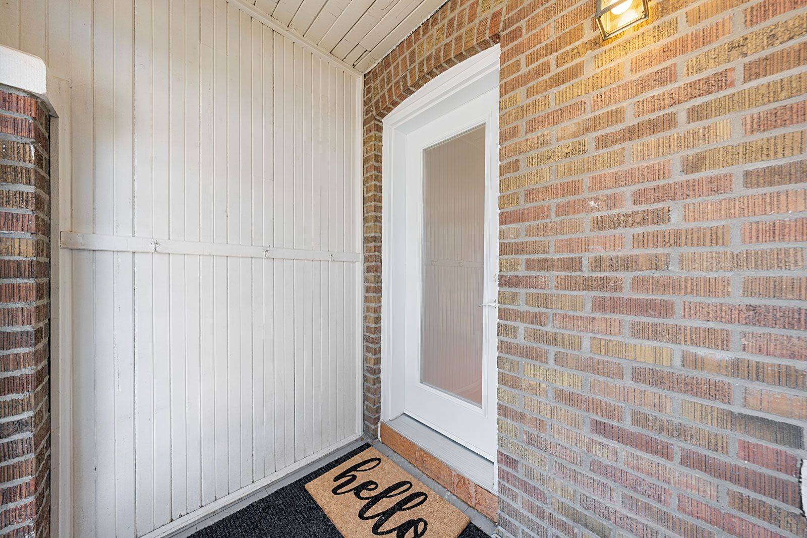 Toronto E01, ON M4L 2X5,99 Kent RD