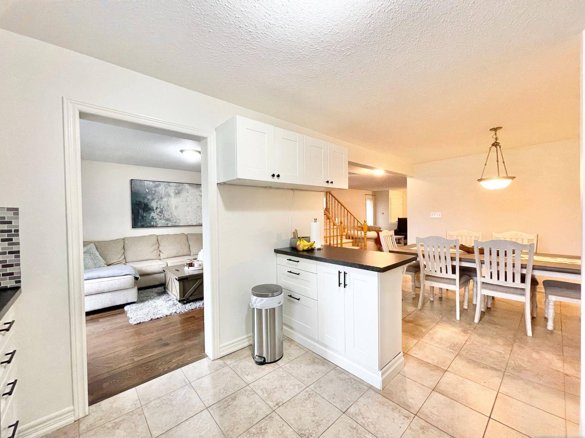 Hamilton, ON L8E 5Z8,78 Peachwood CRES #6