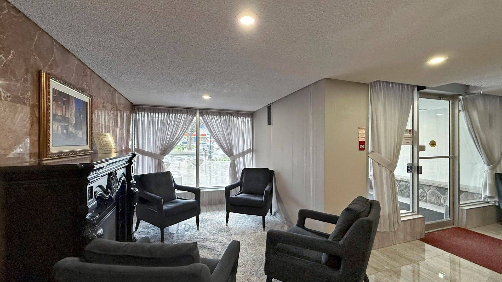Toronto E05, ON M1W 2T1,3151 Bridletowne CIR #1702