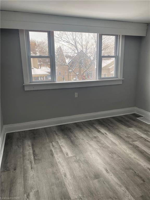 Welland, ON L3B 4C2,62 Randolph ST #UPPER UNIT