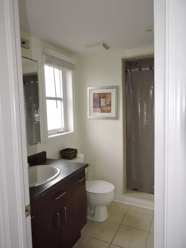 Mississauga, ON L5B 0B4,714 Neighbourhood CIR #2